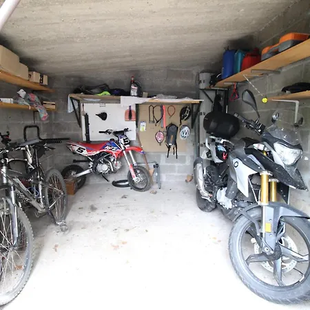 Chez Fabien - 3 - Tres Grand Jardin Privee - Terrasse Privee - Garage Velo Et Moto - Parking Voiture Privee Dans La Propriete - Gere Par Presta-zen'services Apartment Thierville-sur-Meuse