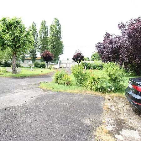 Chez Fabien - 3 - Tres Grand Jardin Privee - Terrasse Privee - Garage Velo Et Moto - Parking Voiture Privee Dans La Propriete - Gere Par Presta-zen'services Apartment Thierville-sur-Meuse
