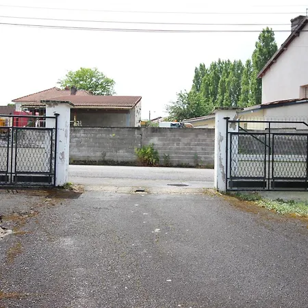 Апартаменты 3 - Tres Grand Jardin Privee - Terrasse Privee - Garage Velo Et Moto - Parking Voiture Privee Dans La Propriete - Gere Par Presta-zen'services Thierville-sur-Meuse