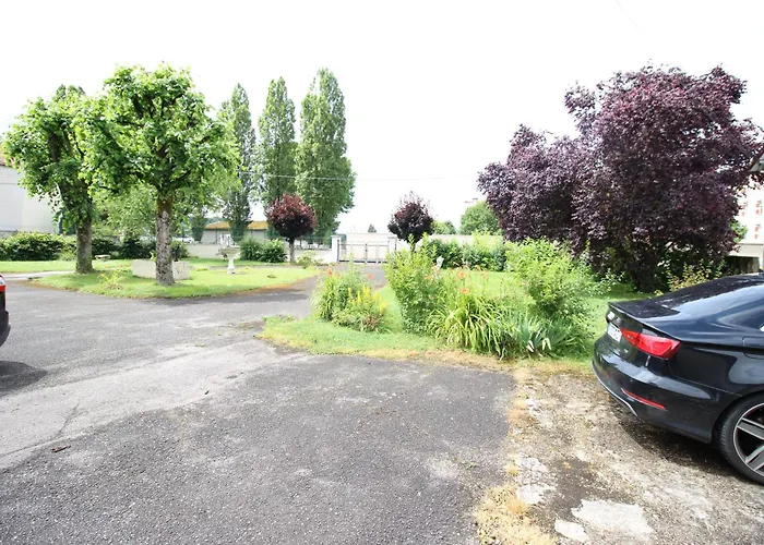 3 - Tres Grand Jardin Privee - Terrasse Privee - Garage Velo Et Moto - Parking Voiture Privee Dans La Propriete - Gere Par Presta-zen'services Apartmán Thierville-sur-Meuse