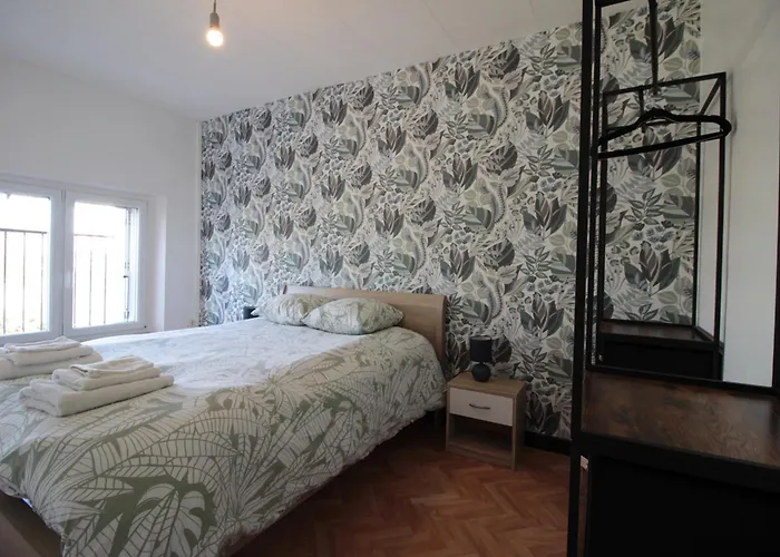 3 - Tres Grand Jardin Privee - Terrasse Privee - Garage Velo Et Moto - Parking Voiture Privee Dans La Propriete - Gere Par Presta-zen'services * Thierville-sur-Meuse